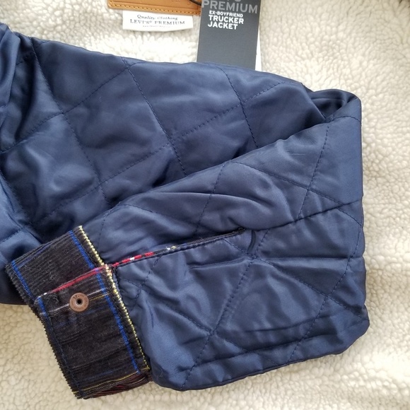 🚫SOLD🚫 Levi's Ex-boyfriend Plaid Trucker Jacket - Picture 4 of 7